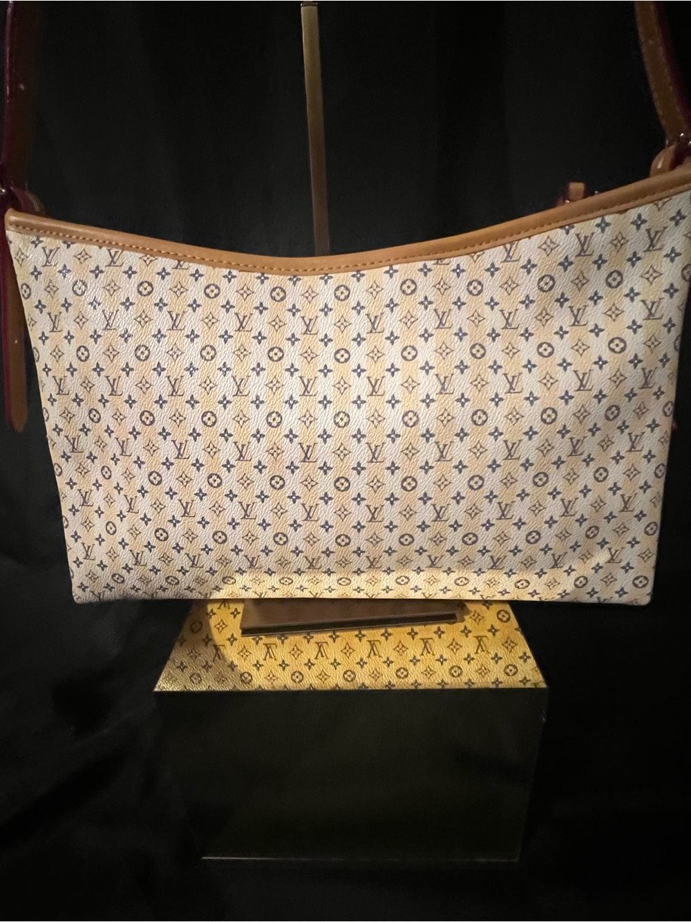 Louis Vuitton Carryall East-West BananaToned Monogram w/ Pink Trunk & Bags Stamp - Picture 6 of 16